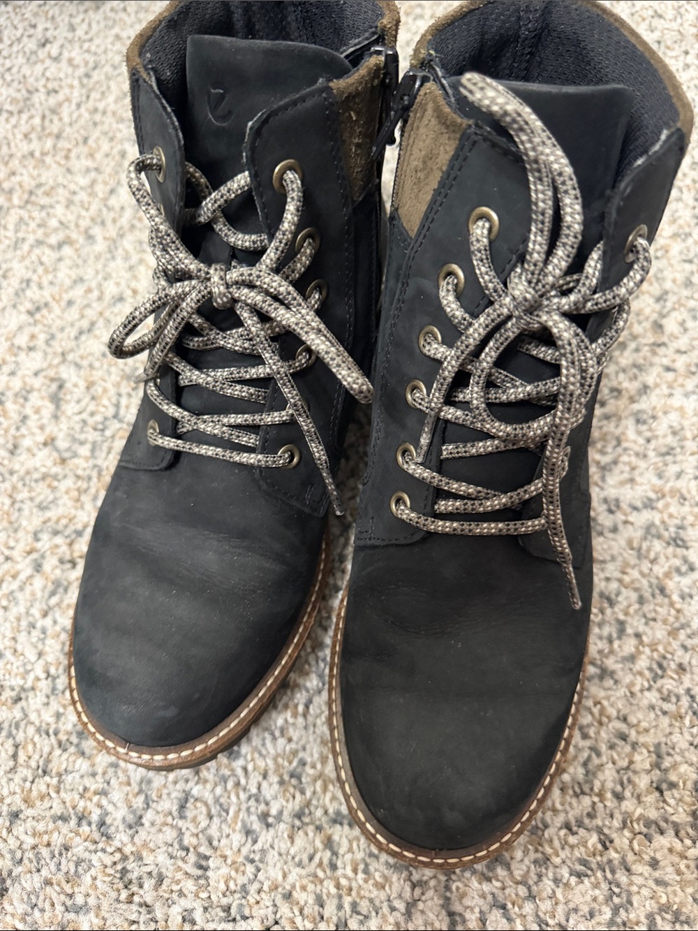 Ecco Women's Elaina size 38 Black Lace-Up Ankle Boots